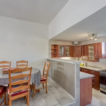 Apartment Basta
